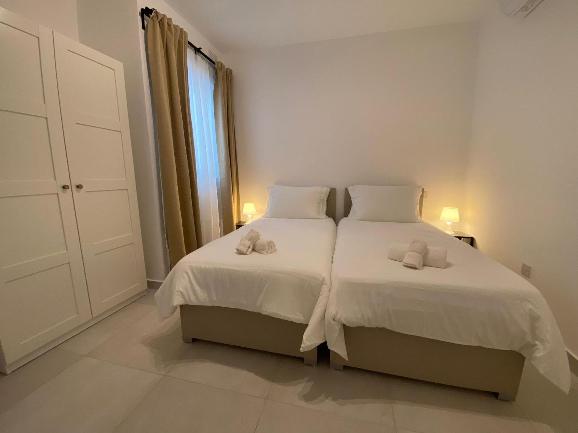 Swieqi Malaika New 7 * Is-Swieqi